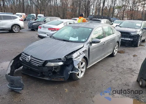 2012 Volkswagen Passat 2.5L Se z USA, uszkodzony, nr VIN 1VWBP7A39CC019622